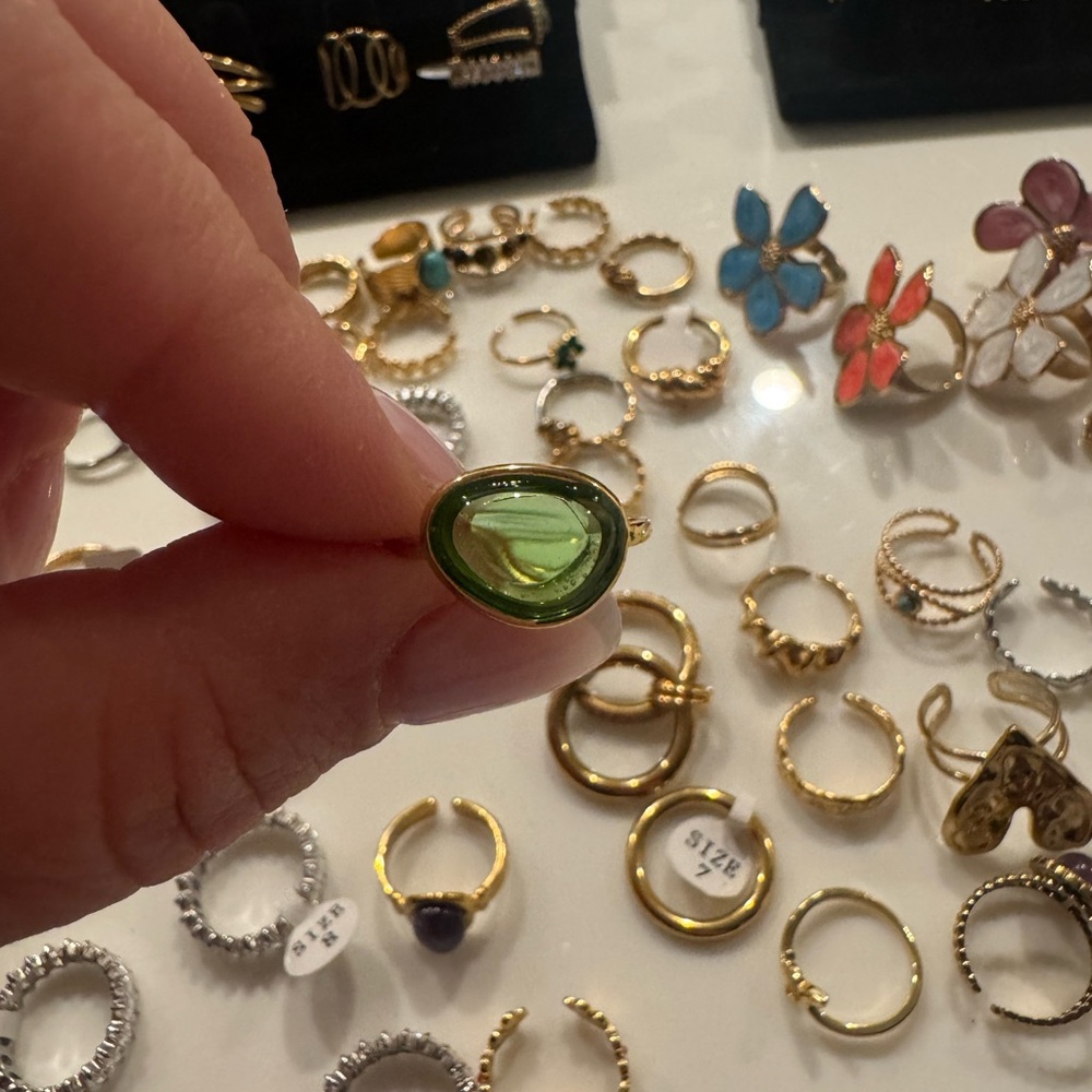 Elegant Gold and Green Women's Ring 18 k plated gold